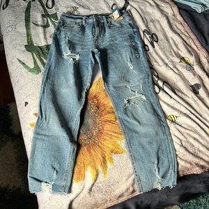 Size 6 mom jeans.